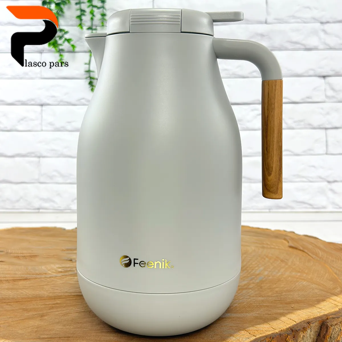 فلاسک 2 لیتری دسته چوبی فنیک